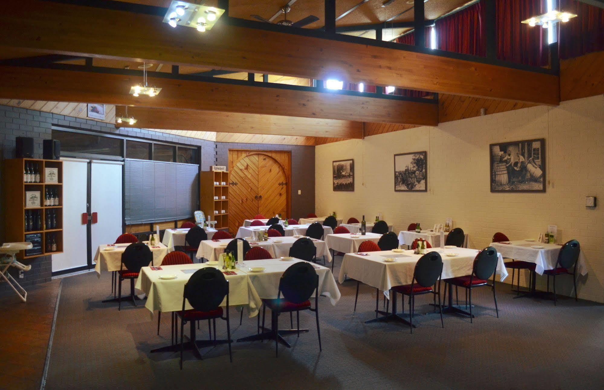טנודה The Wine Vine Hotel מראה חיצוני תמונה